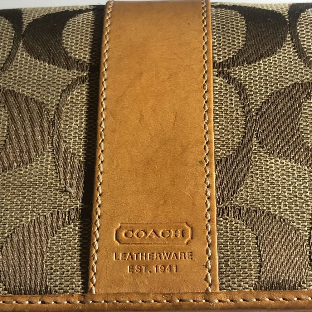 COACH Wallet Brown Canvas Signature Pattern w/ Tan Leather Bifold Medium Compact - Picture 4 of 15